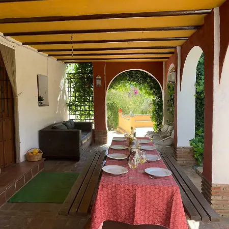 Lemon Grove Farmhouse Comares