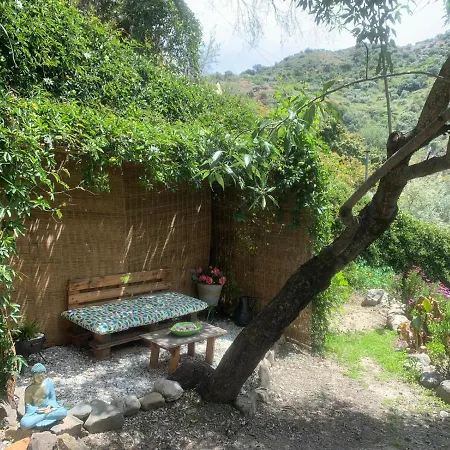 Lemon Grove Farmhouse Comares
