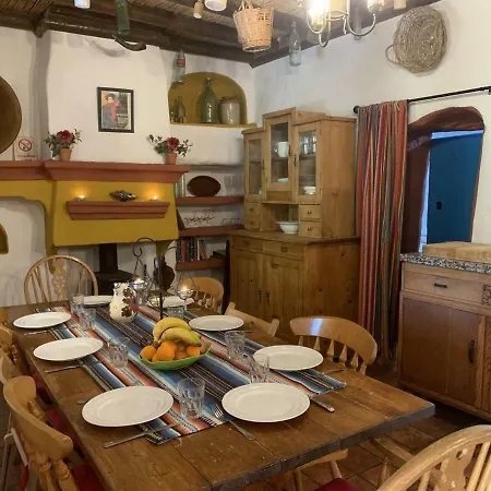 Lemon Grove Farmhouse Comares